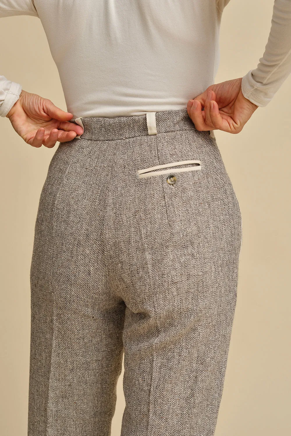 68-4 Jogger pants with zipper and tailored waistband