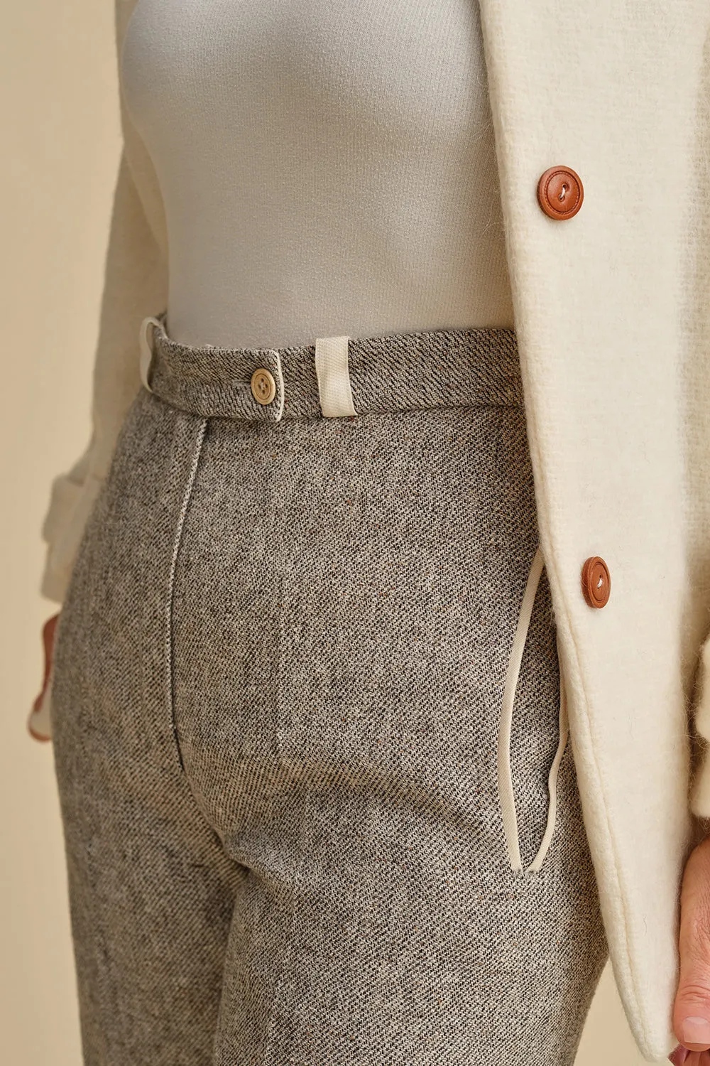 68-4 Jogger pants with zipper and tailored waistband