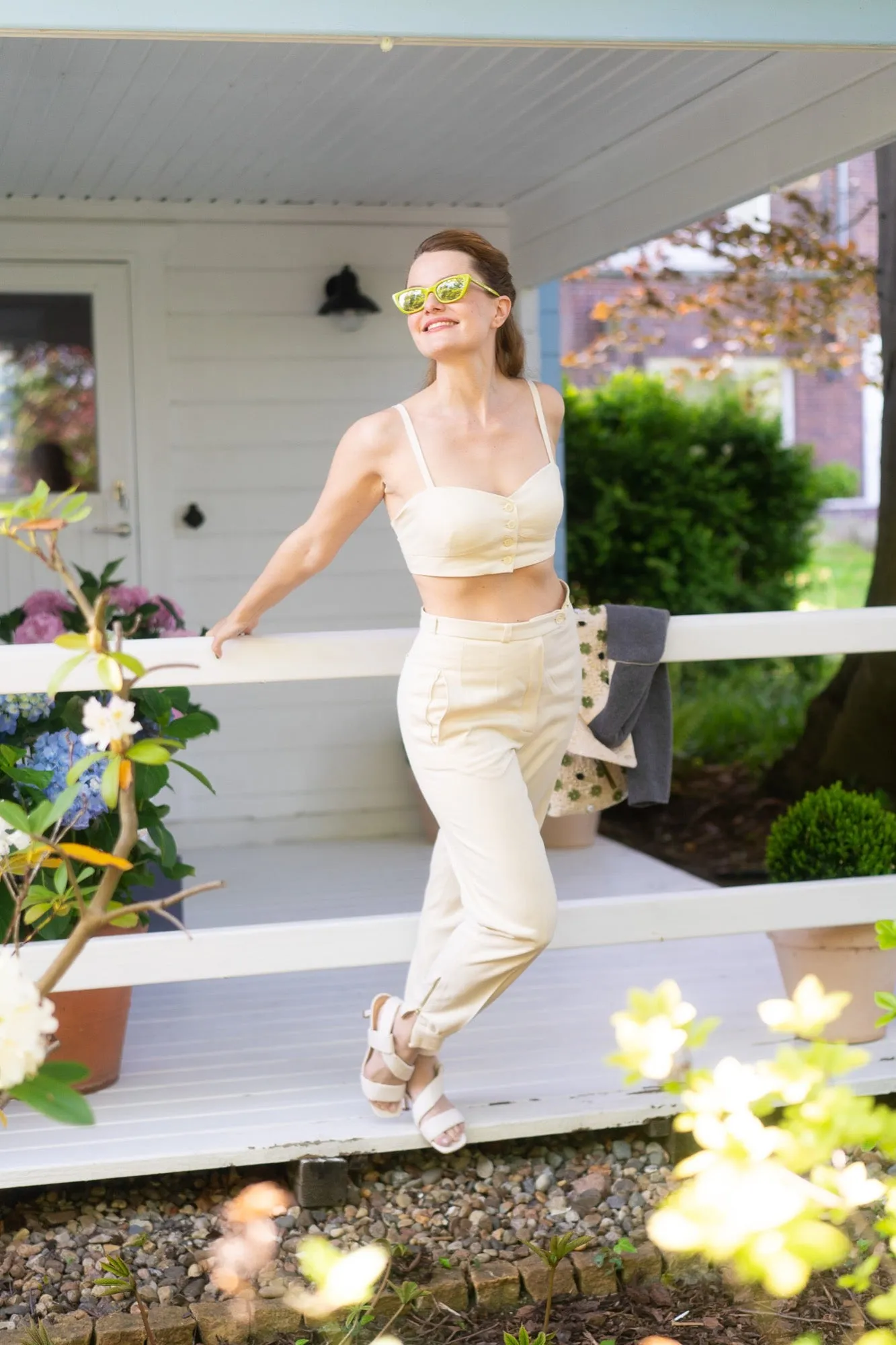 68-4 Jogger pants with zipper and tailored waistband