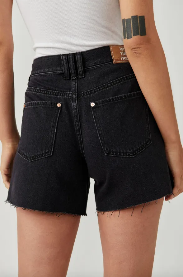 Ivy Mid Rise Short