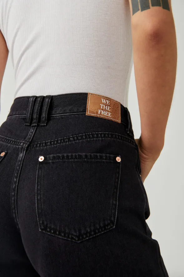 Ivy Mid Rise Short