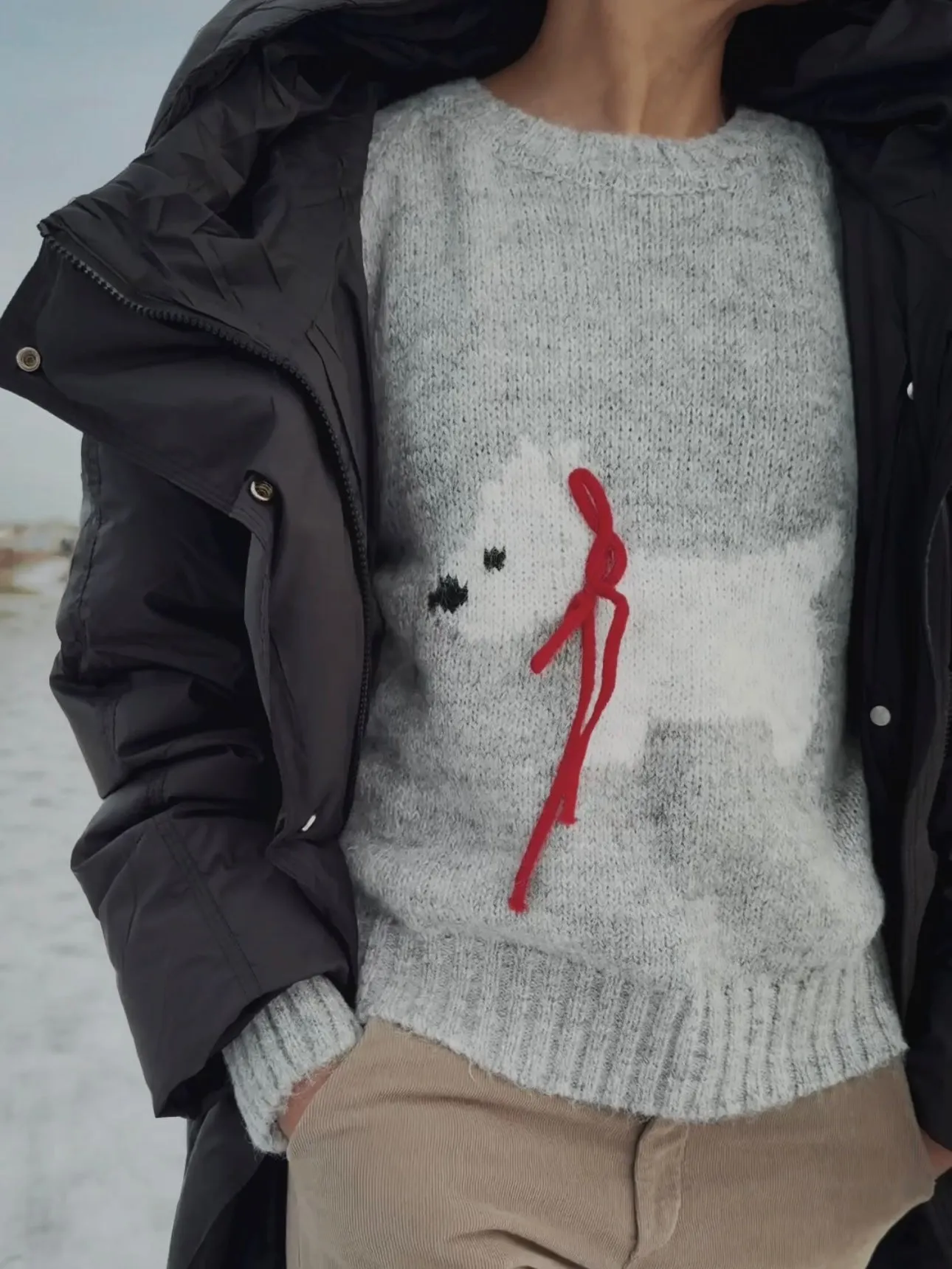 KNIT WITH MONTY - LIGHT GREY
