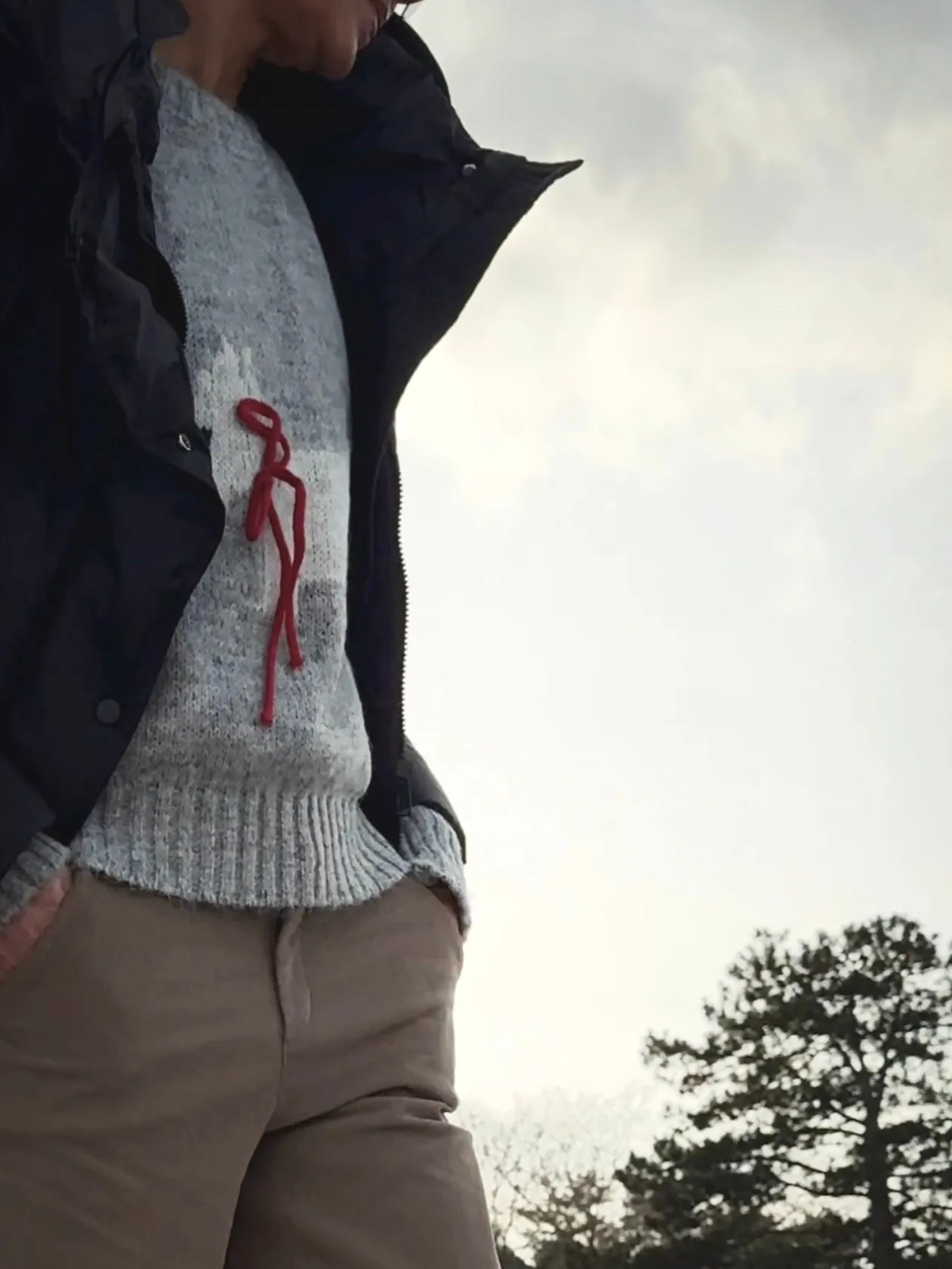 KNIT WITH MONTY - LIGHT GREY