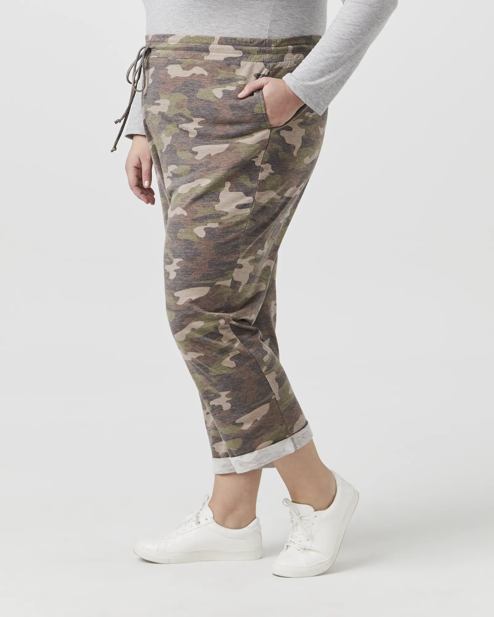 Luna Cropped Lounge Pant | Olive Green / Light Green